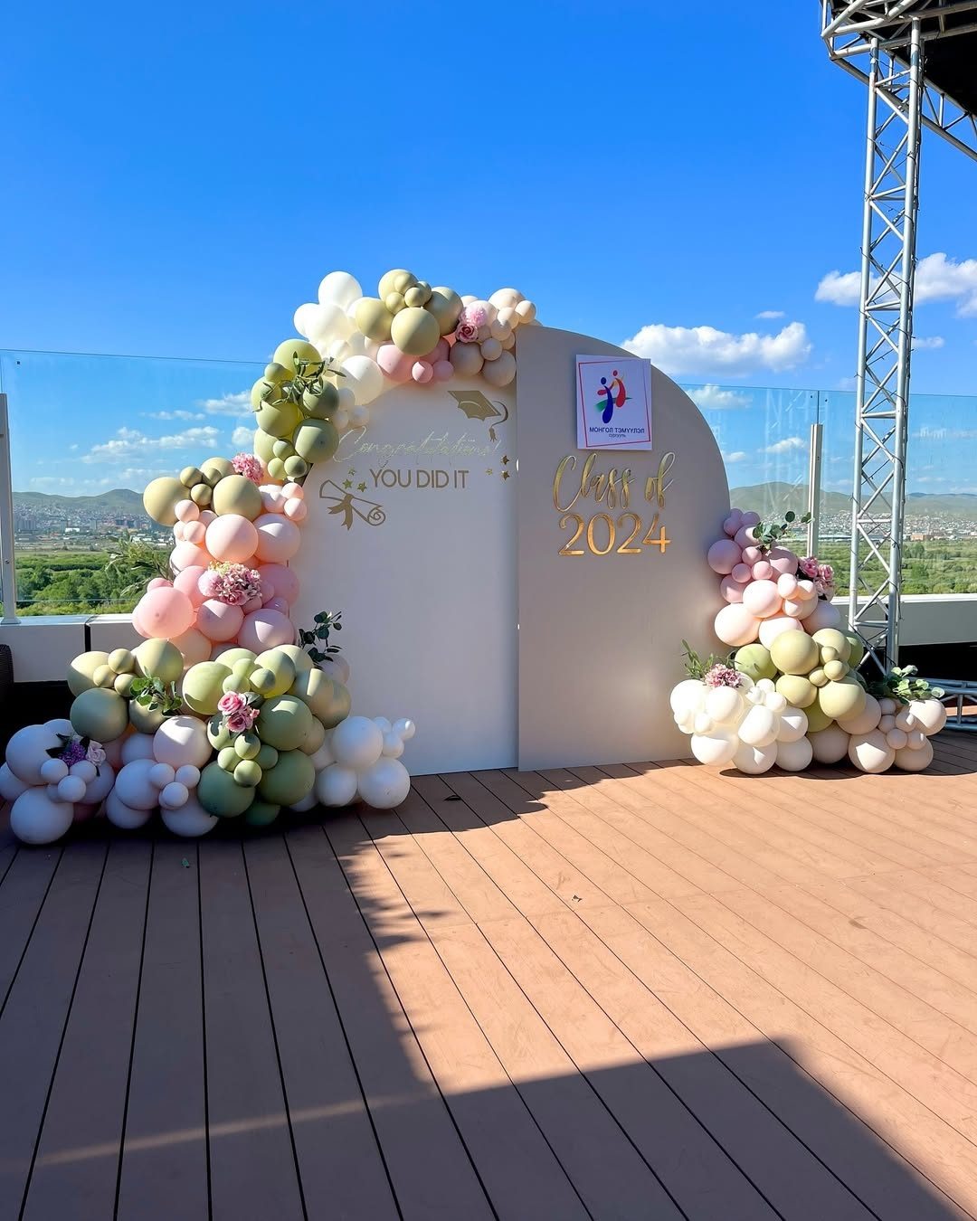 Graduation backdrop design 8 for hire in Nairobi — customisable balloon and floral installation